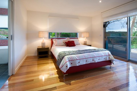 Cinque - Foster Accommodation 3