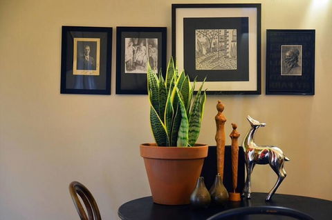 Circa Red London Daylesford - Foster Accommodation 2