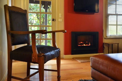 Circa Red London Daylesford - Foster Accommodation 0