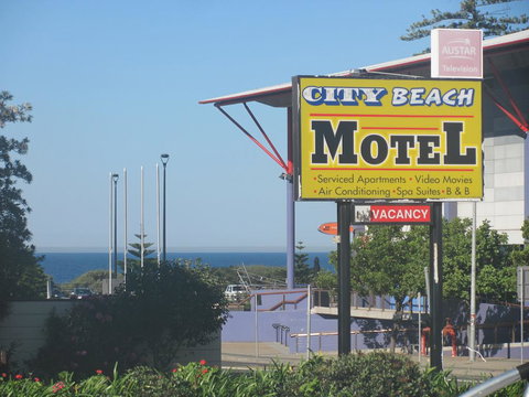City Beach Motel - Foster Accommodation 0