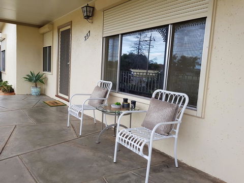 City Holiday Home Mildura - Foster Accommodation 2