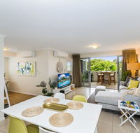 City Stadium Apartment on the riverfront - Foster Accommodation