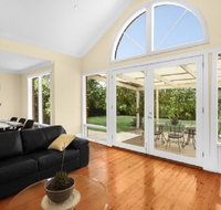 City to Beach - Free WIFI - Free 3 car parking - Great location - Foster Accommodation