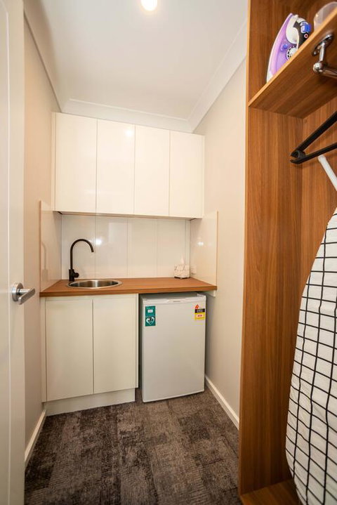 Clarinda Street Apartments - Foster Accommodation 3