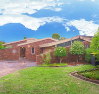 Classic Double Brick Garden House - Foster Accommodation