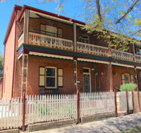 Classic Old Style House - Foster Accommodation