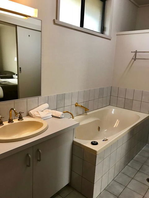 CluBarham River Motel - Foster Accommodation 3