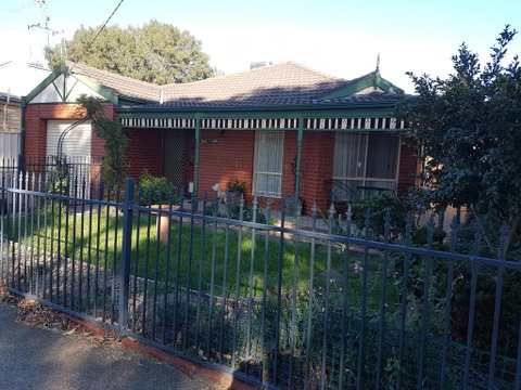 Cobram Cottage - Foster Accommodation 0