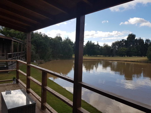 Cocoa & Briar Cottages - Foster Accommodation 1