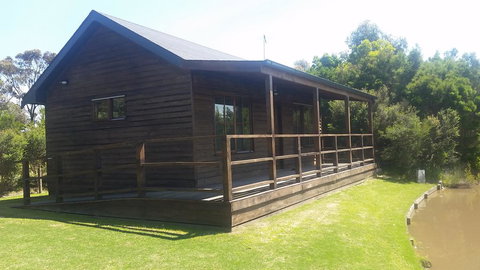 Cocoa & Briar Cottages - Foster Accommodation 0