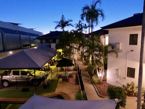 Coffee House Apartment Motel - Foster Accommodation 2