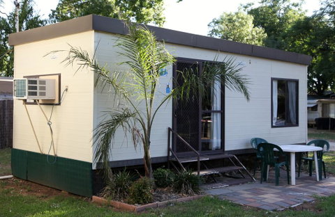 Cohuna Waterfront Holiday Park - Foster Accommodation 3