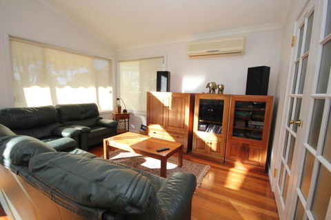 COLMER HOUSE At Dunbogan - Foster Accommodation 3