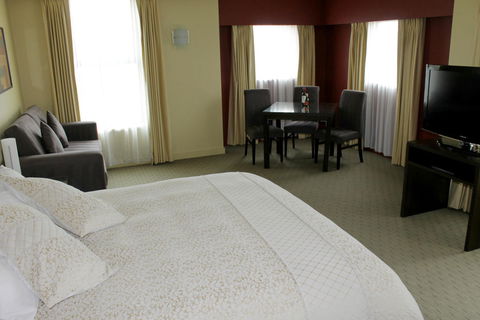 Comfort Inn & Suites City Views - Foster Accommodation 2