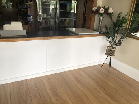 Commercial Hotel - Foster Accommodation 1