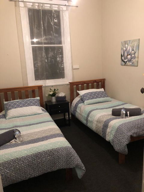 Commercial Hotel - Foster Accommodation 0
