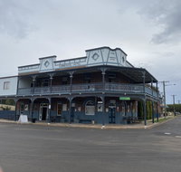 Commercial Hotel Curlewis - Foster Accommodation