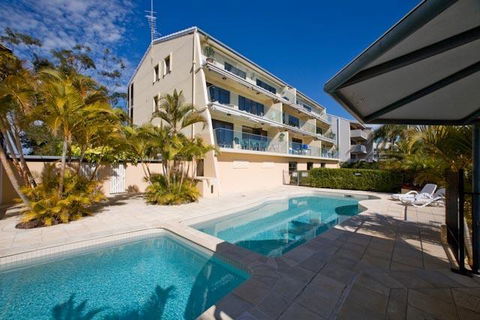 Commodore Apartments - Foster Accommodation 1