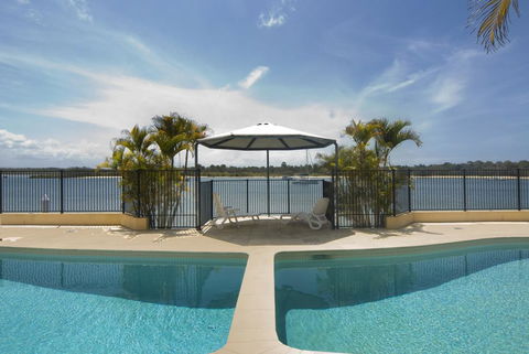 Commodore Apartments - Foster Accommodation 3