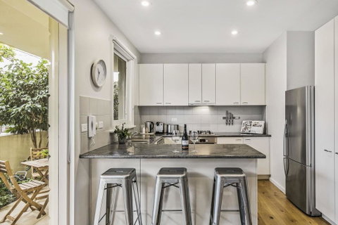 Convenient And Quiet In Sophisticated Malvern - Foster Accommodation 1