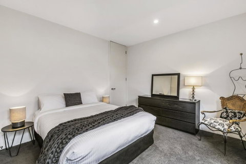 Convenient And Quiet In Sophisticated Malvern - Foster Accommodation 3
