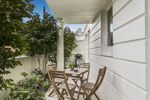 Convenient And Quiet In Sophisticated Malvern - Foster Accommodation 2