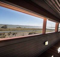 Coorong Aurora - breathtaking waterfront escape - Foster Accommodation