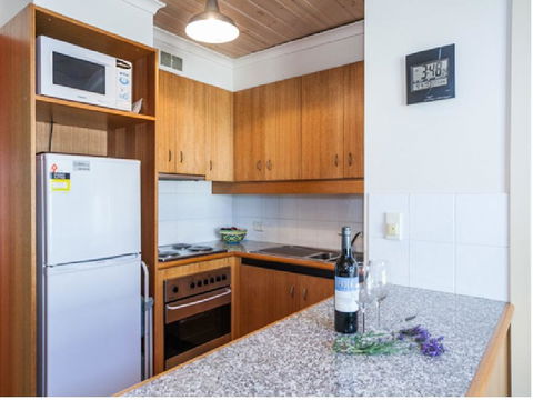 Cora Lynn - Apartment 18 - Foster Accommodation 3