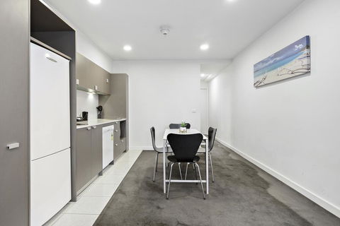 Cosmopolitan Hotel Melbourne - Foster Accommodation 1