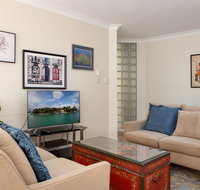 Cosy Family Apartment with Parking and Balconies - Foster Accommodation