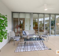 COTTON BEACH 85 - PRIVATE Mid Floor APARTMENT - Foster Accommodation
