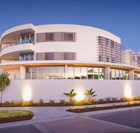 COTTON BEACH ROOF TOP 113 WITH OCEAN VIEWS - Foster Accommodation