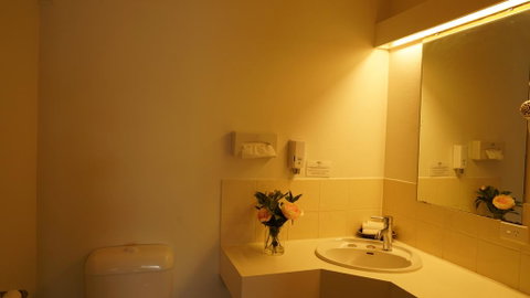 Country Motor Inn - Foster Accommodation 0