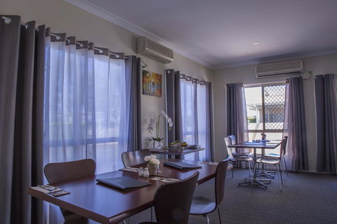 Country Roads Motor Inn - Foster Accommodation 2