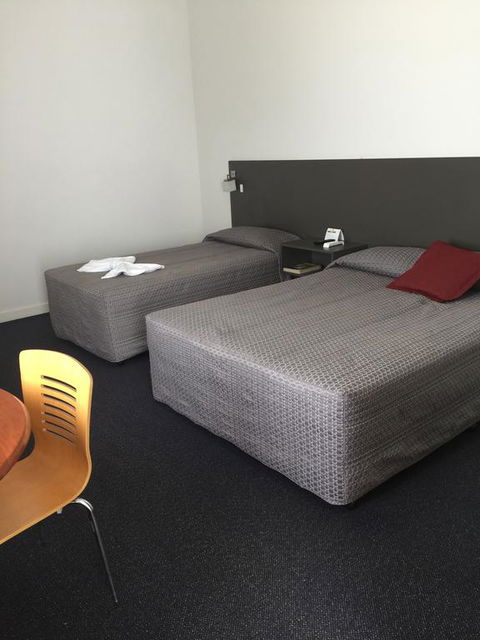 Country Roads Motor Inn Dysart - Foster Accommodation 3