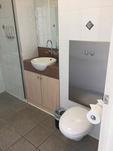 Country Roads Motor Inn Dysart - Foster Accommodation 2