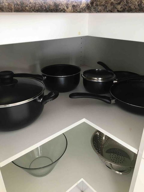 Cozy 3BR Townhouse In Liverpool CBD With Parking - Foster Accommodation 3