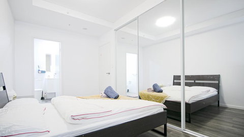 Cozy Apartments Near Burwood Train Station - Foster Accommodation 3