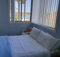 Cozy Beach Weekender - Foster Accommodation