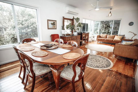 Craypot Cottage Port Campbell - Foster Accommodation 1