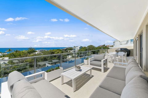 Crystal Shores Sunshine Beach - Foster Accommodation 1
