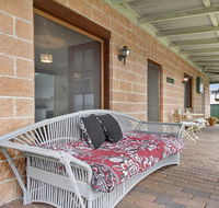 Cudgee - quaint cottage with separate cabin - Foster Accommodation
