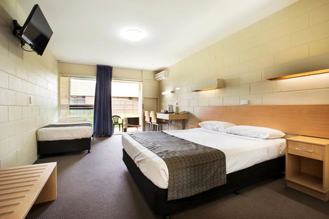 Dalrymple Hotel - Foster Accommodation 2