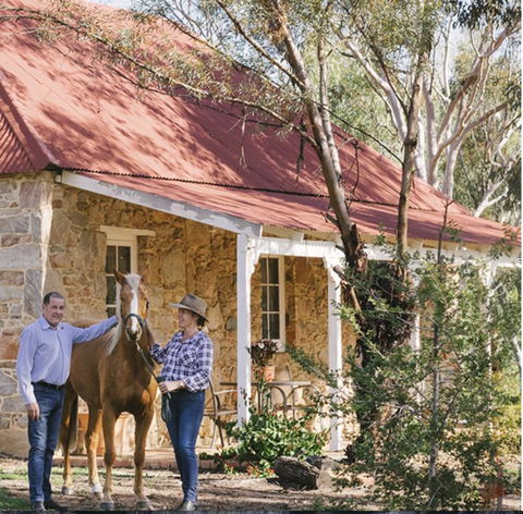Dempster Cottage - Foster Accommodation 1