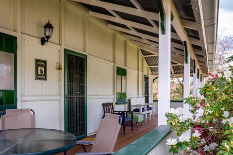 Dillons Cottage - Foster Accommodation 1
