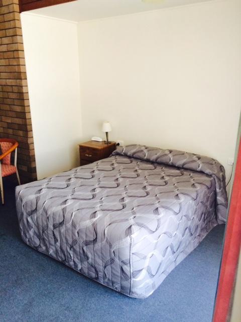 Downtown Motel - Foster Accommodation 3
