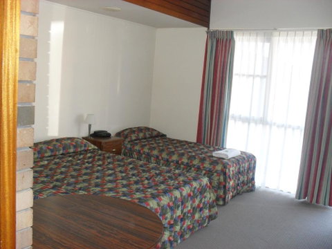 Downtown Motel - Foster Accommodation 1
