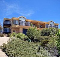 Dromaius 5 - Great Views of The Snowy Mountains - Foster Accommodation