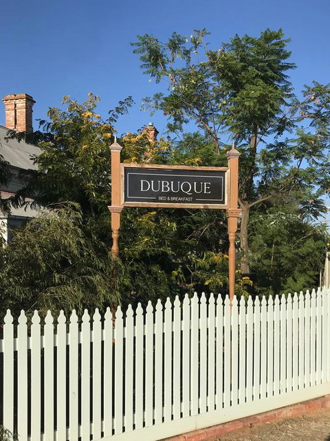 Dubuque Bed And Breakfast - Foster Accommodation 3