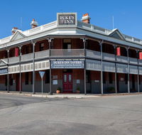 Duke's Inn - Foster Accommodation